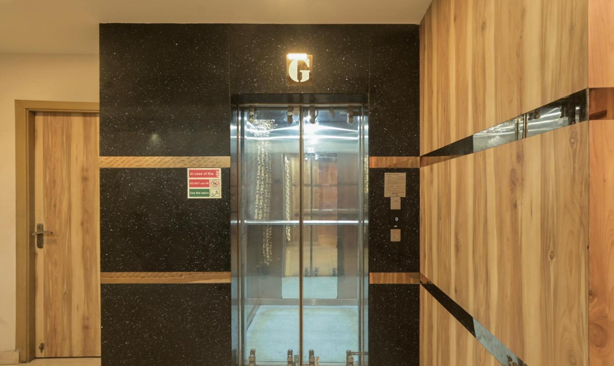 Hotel Orion Crystal コルカタ エクステリア 写真